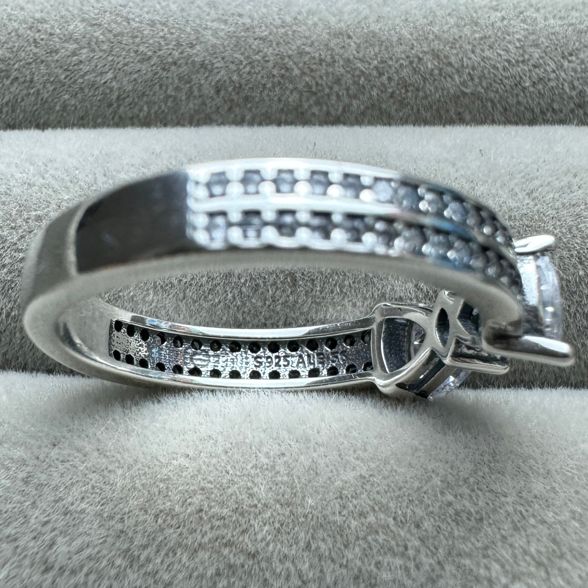 Anillo Moño Doble Fila Pavé Pandora Vista Desde Adentro Del Lateral