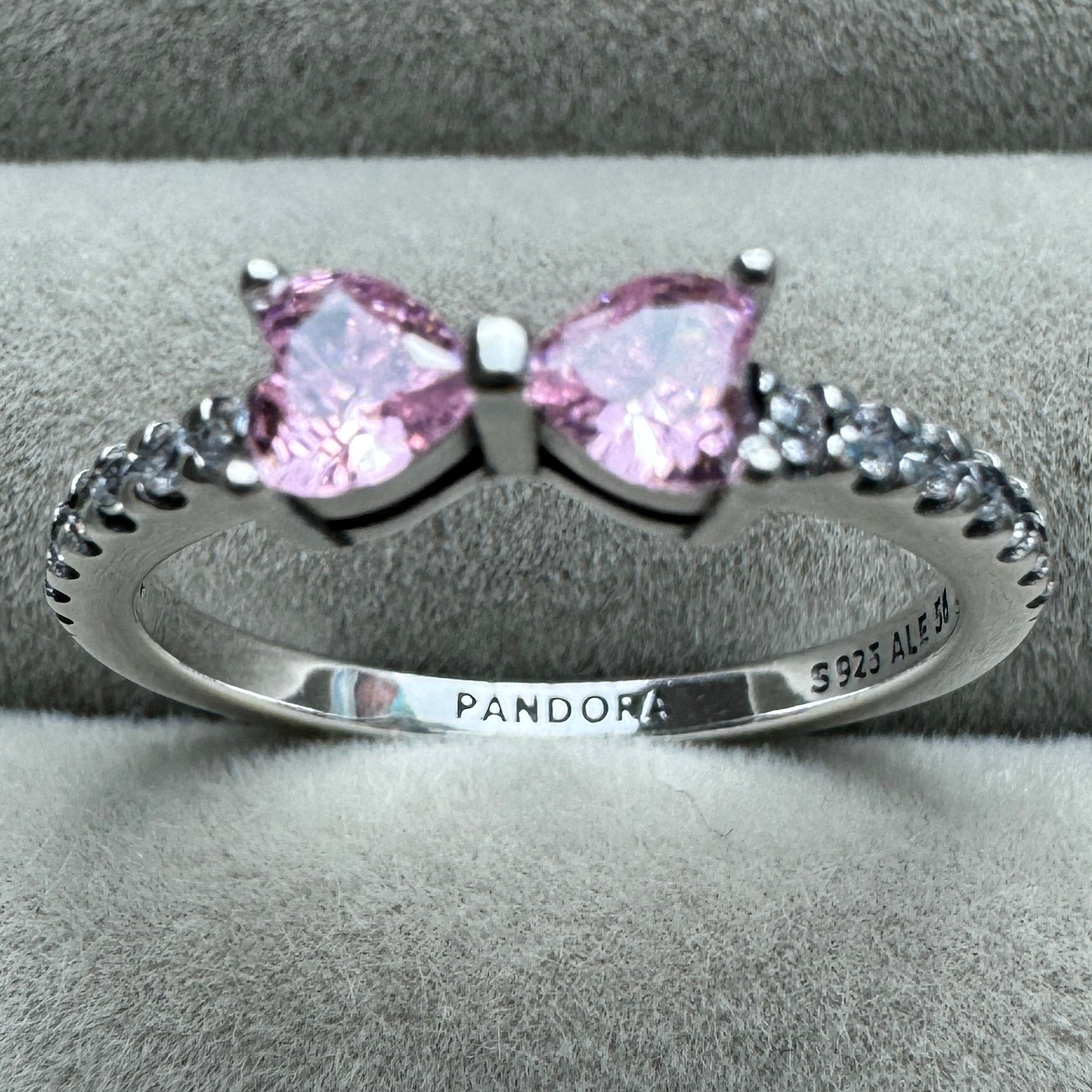 Anillo Moño Rosa Brillante Pandora Vista Desde Adentro