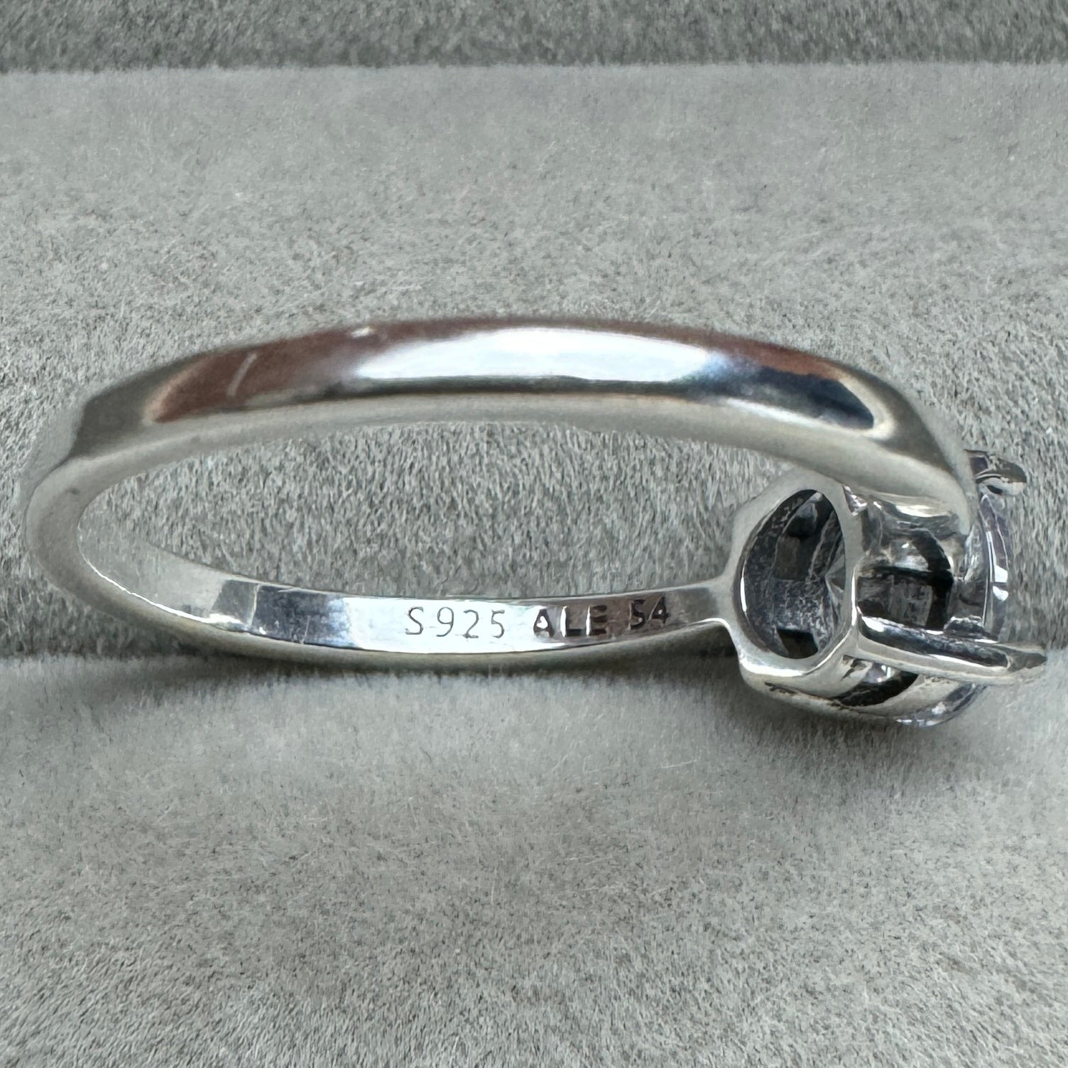 Anillo Zirconia Brillante Pandora Vista Lateral