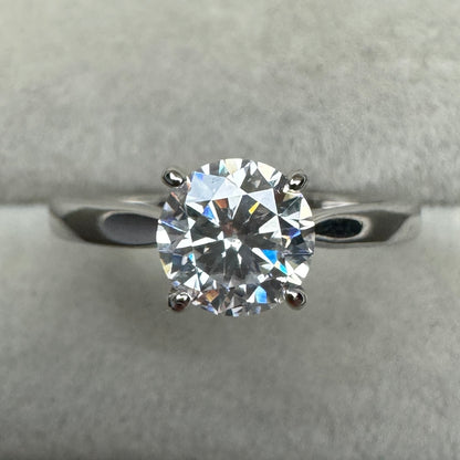 Anillo Círculo Moissanita