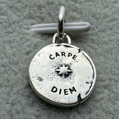 Charm Medallón Calavera