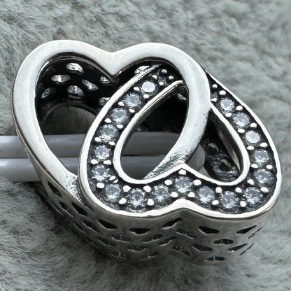 Charm Doble Corazón Brillante