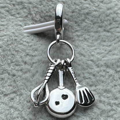 Charm Colgante Triple Chef Espatula, Sartén Y Batidor
