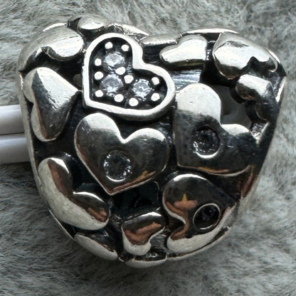Charm Corazón Y Corazones Pequeños