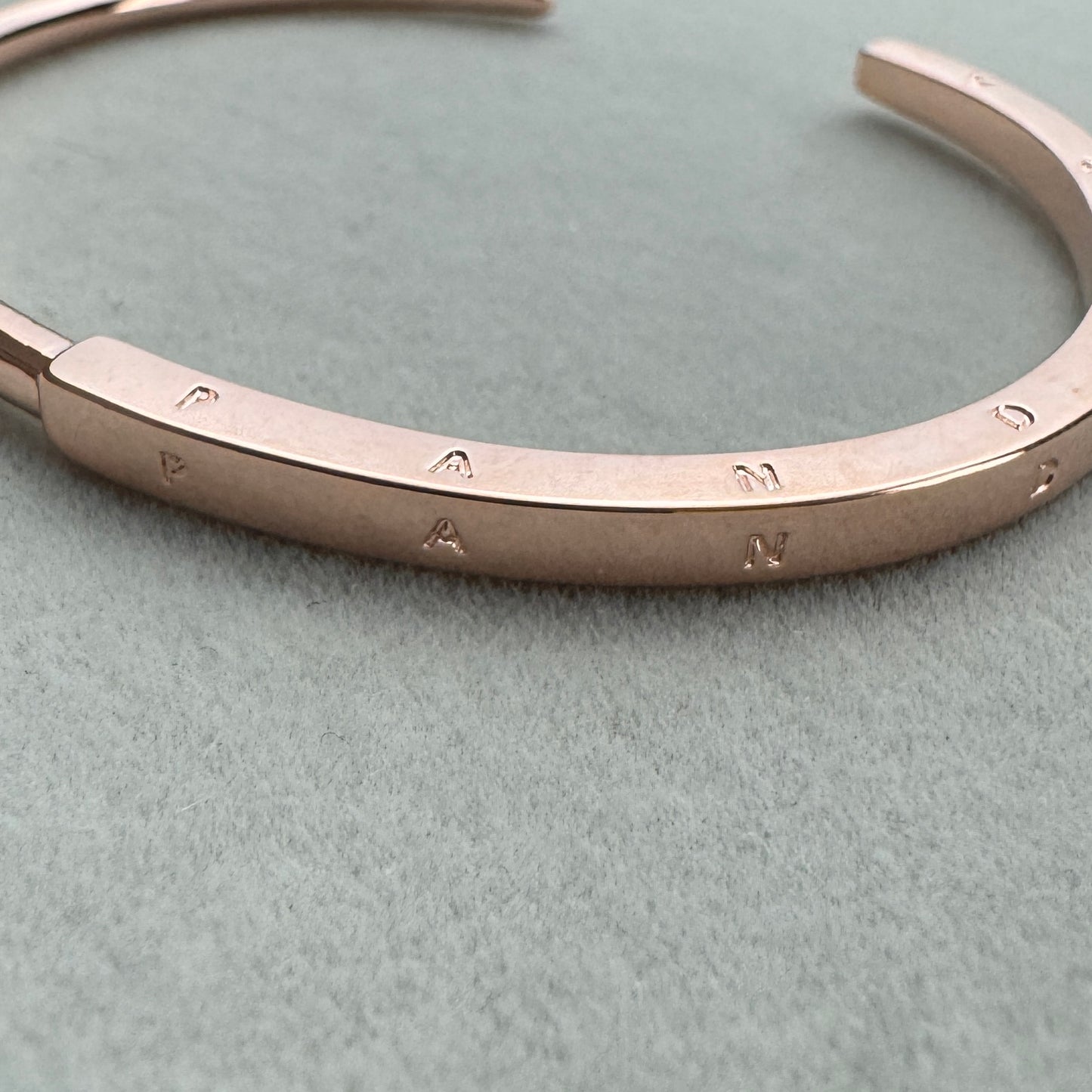 Brazalete Signature Baño Rosa