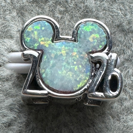 Charm Mickey Opalescente 2026