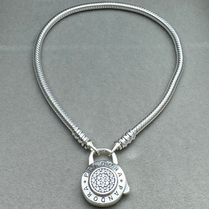 Brazalete Flexible Candado Logotipo Vista Frontal