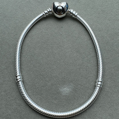 Brazalete Flexible Cierre Corazón Pandora Vista Frontal