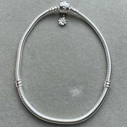 Brazalete Flexible Cierre Margarita Pandora Vista Frontal