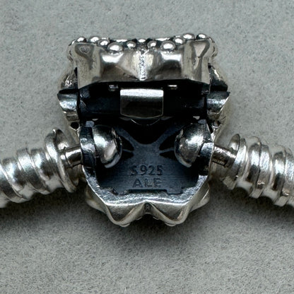 Brazalete Flexible Cierre Mariposa Pandora Vista Del Broche Interior
