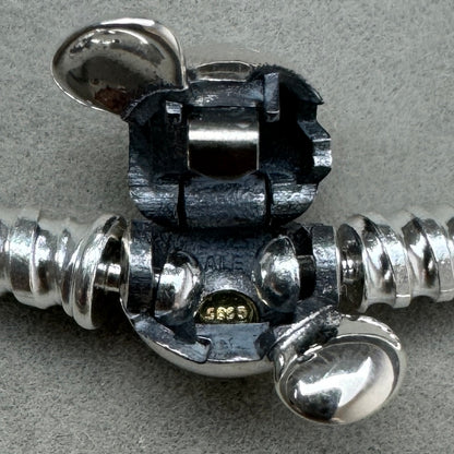 Brazalete Flexible Cierre Mickey 100 Años Disney Vista Del Interior Del Broche