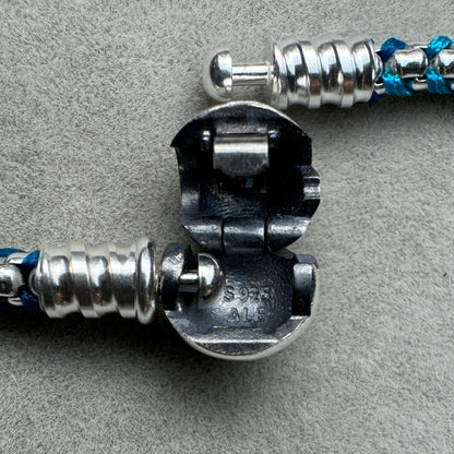 Brazalete Flexible Cierre Redondo Entrelazado Azul Pandora Vista Del Interior Del Broche