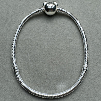 Brazalete Flexible Cierre Silueta Stitch Disney Pandora Vista Desde Atrás