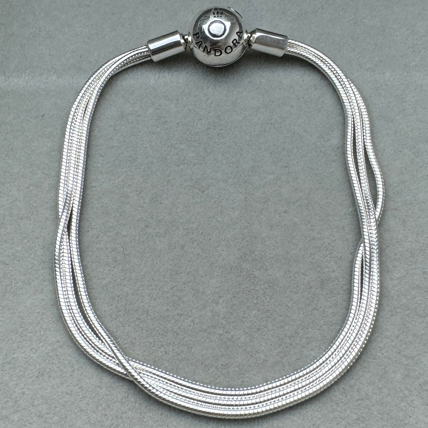 Brazalete Multi Serpiente Pandora Vista Desde Atrás