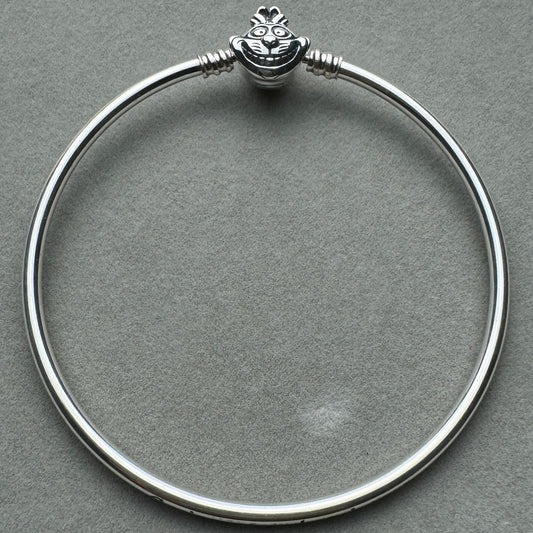 Brazalete Rígido Gato Chesire Alicia En El País De Las Maravillas Disney Pandora Vista Frontal