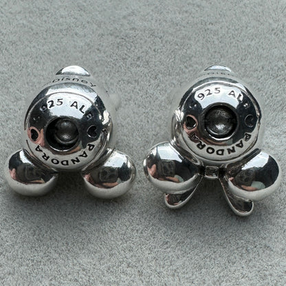 Brazalete Rígido Mickey Y Minnie Disney Pandora Vista Desde Atrás De Los Broches