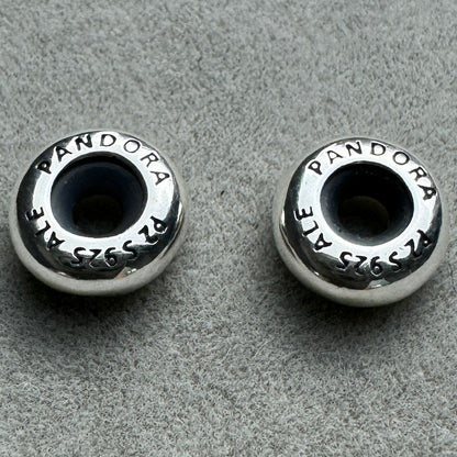 Brazalete Rígido Mickey Y Minnie Disney Pandora Vista Frontal De Los Topes