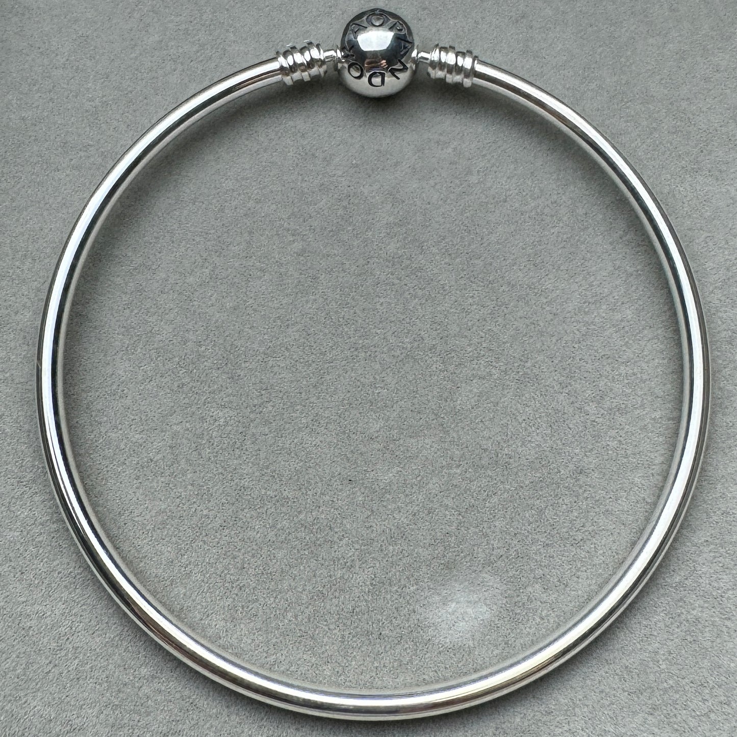 Brazalete Rígido Redondo Pandora Vista Frontal