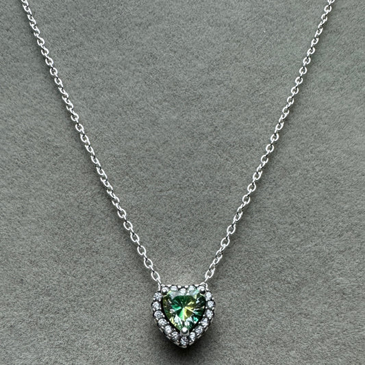 Collar Corazón Elevado Brillante Piedra Verde 45 cm (Ajustable A 40 cm)