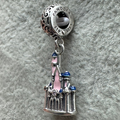 Charm Castillo Bella Durmiente Disney Parks
