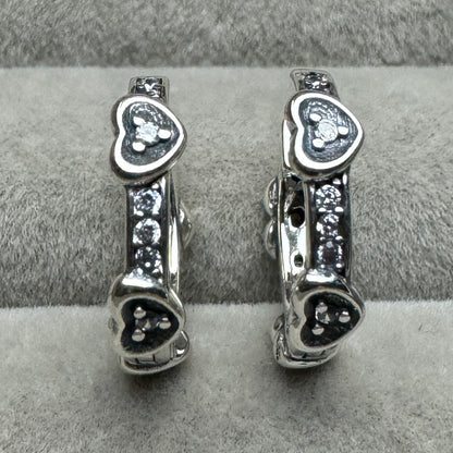 Aretes Corazones Pavé