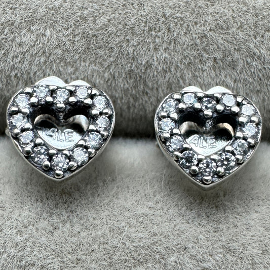 Aretes De Botón Corazón Abierto