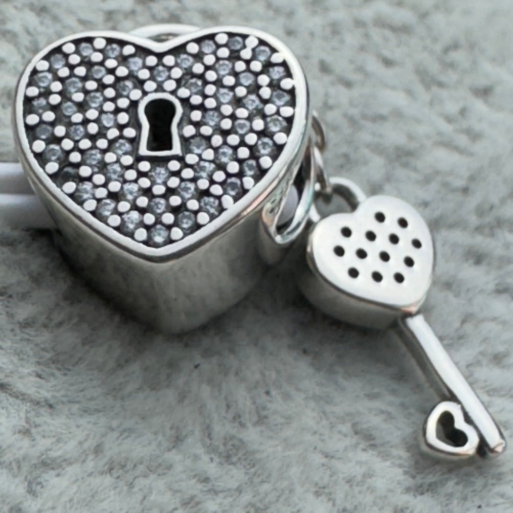 Charm Corazón Y Llave Brillante