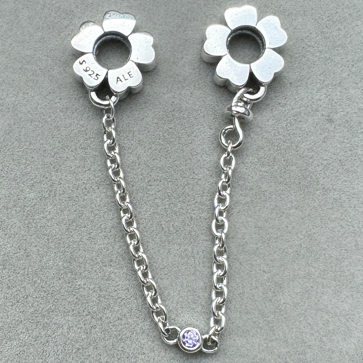 Cadena De Seguridad Flores Y Zirconia Pandora Vista Frontal