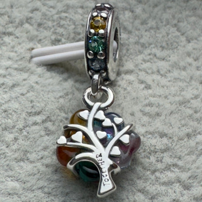 Charm Árbol Colgante De Colores Pandora Vista Desde Atrás