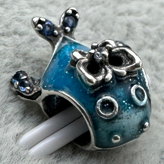 Charm Ballena Que Brilla En La Oscuridad Pandora Vista Frontal