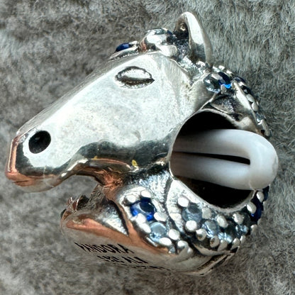 Charm Caballo Nokk De Princesa Elsa Frozen Disney Pandora Vista Frontal