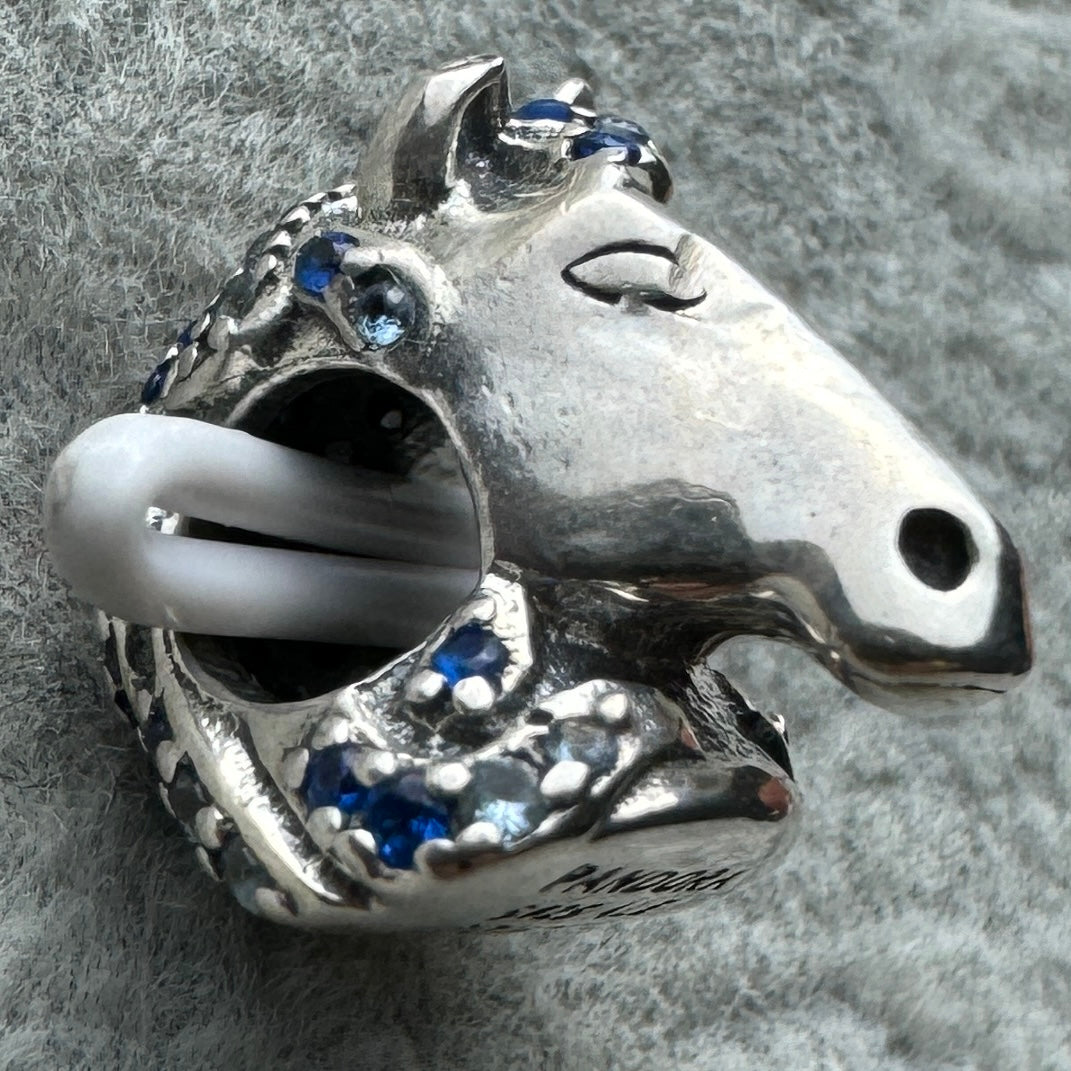 Charm Caballo Nokk De Princesa Elsa Frozen Disney Pandora Vista Lateral