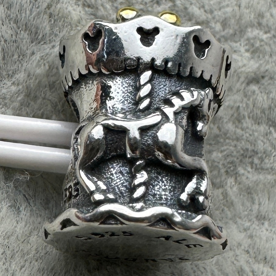 Charm Carrusel Disney Parks Pandora Vista Frontal