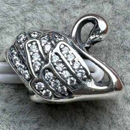 Charm Cisne Pandora Vista Del Costado
