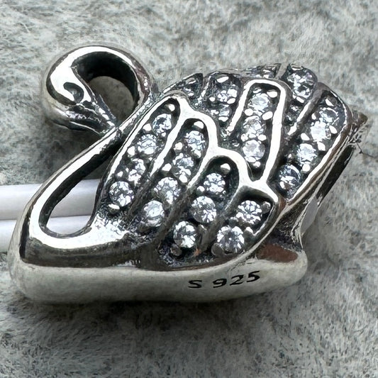 Charm Cisne Pandora Vista Lateral