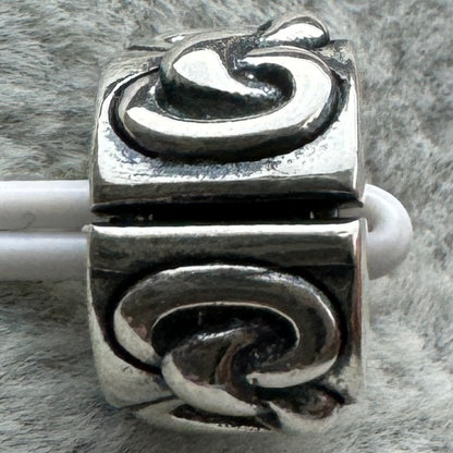 Charm Clip De Seguridad Corazones Entrelazados Pandora Vista Desde Atrás