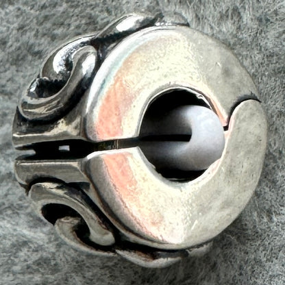 Charm Clip De Seguridad Corazones Entrelazados Pandora Vista Lateral