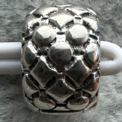 Charm Clip De Seguridad Tachuelas Pandora Vista Frontal