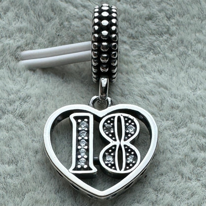 Charm Colgante 18 Años Pandora Vista Frontal