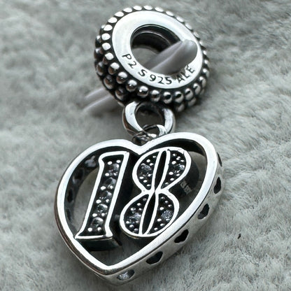 Charm Colgante 18 Años Pandora Vista Lateral