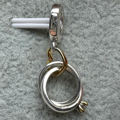 Charm Colgante Anillo En Dos Tonos Pandora Vista Frontal