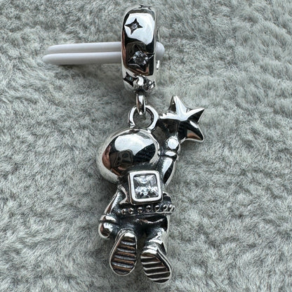 Charm Colgante Astronauta En La Galaxia Pandora Vista Del Costado