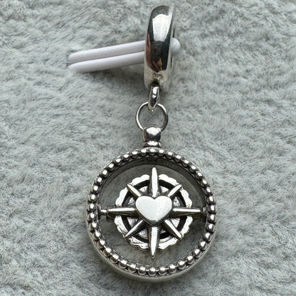 Charm Colgante Brújula Giratoria Pandora Vista Desde Atrás