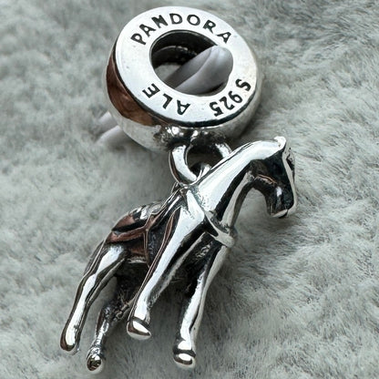Charm Colgante Caballo Max (Maximus) De Princesa Rapunzel Disney Pandora Vista Lateral