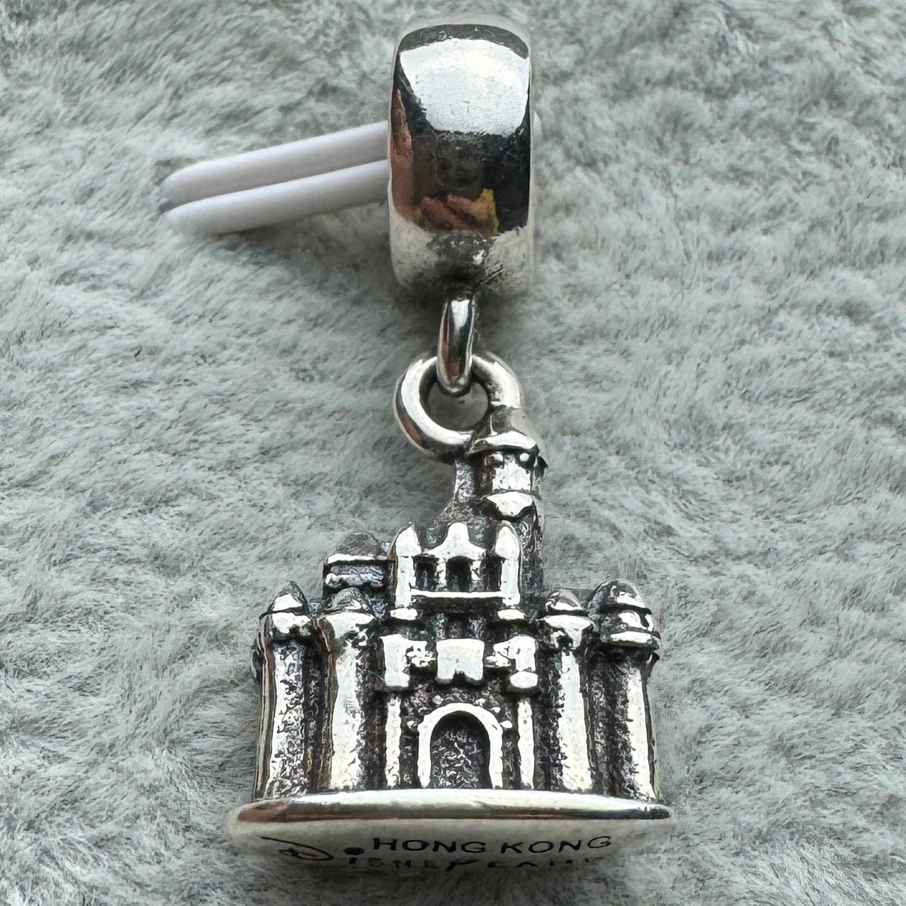 Charm Colgante Castillo DisneyLand HongKong Pandora Vista Frontal