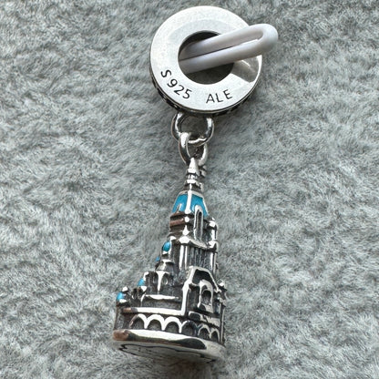 Charm Colgante Castillo DisneyLand Hong Kong 2 Vista Lateral