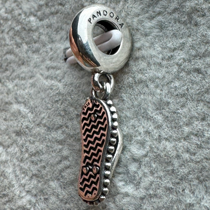 Charm Colgante Chancla Pandora Vista Lateral