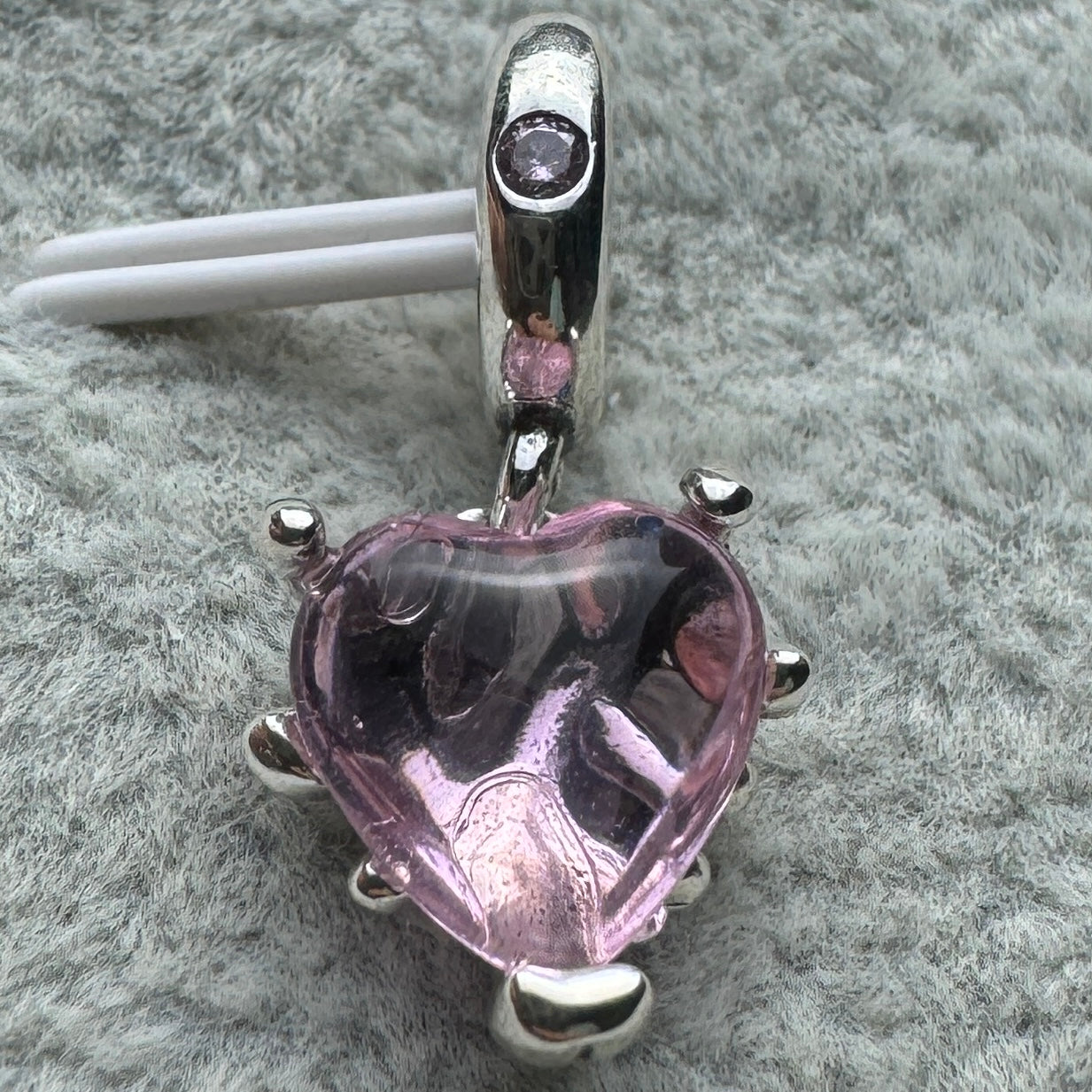 Charm Colgante Corazón Rosa De Cristal De Murano Y Árbol De La Familia Pandora Vista Frontal