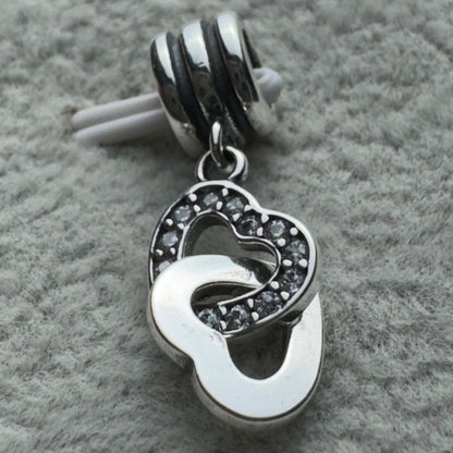 Charm Colgante Corazones Entrelazados Pandora Vista Frontal