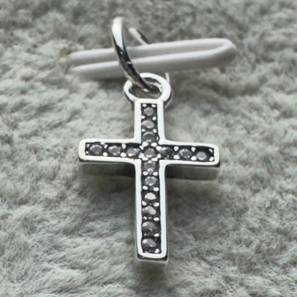 Charm Colgante Cruz Brillante Vista Frontal